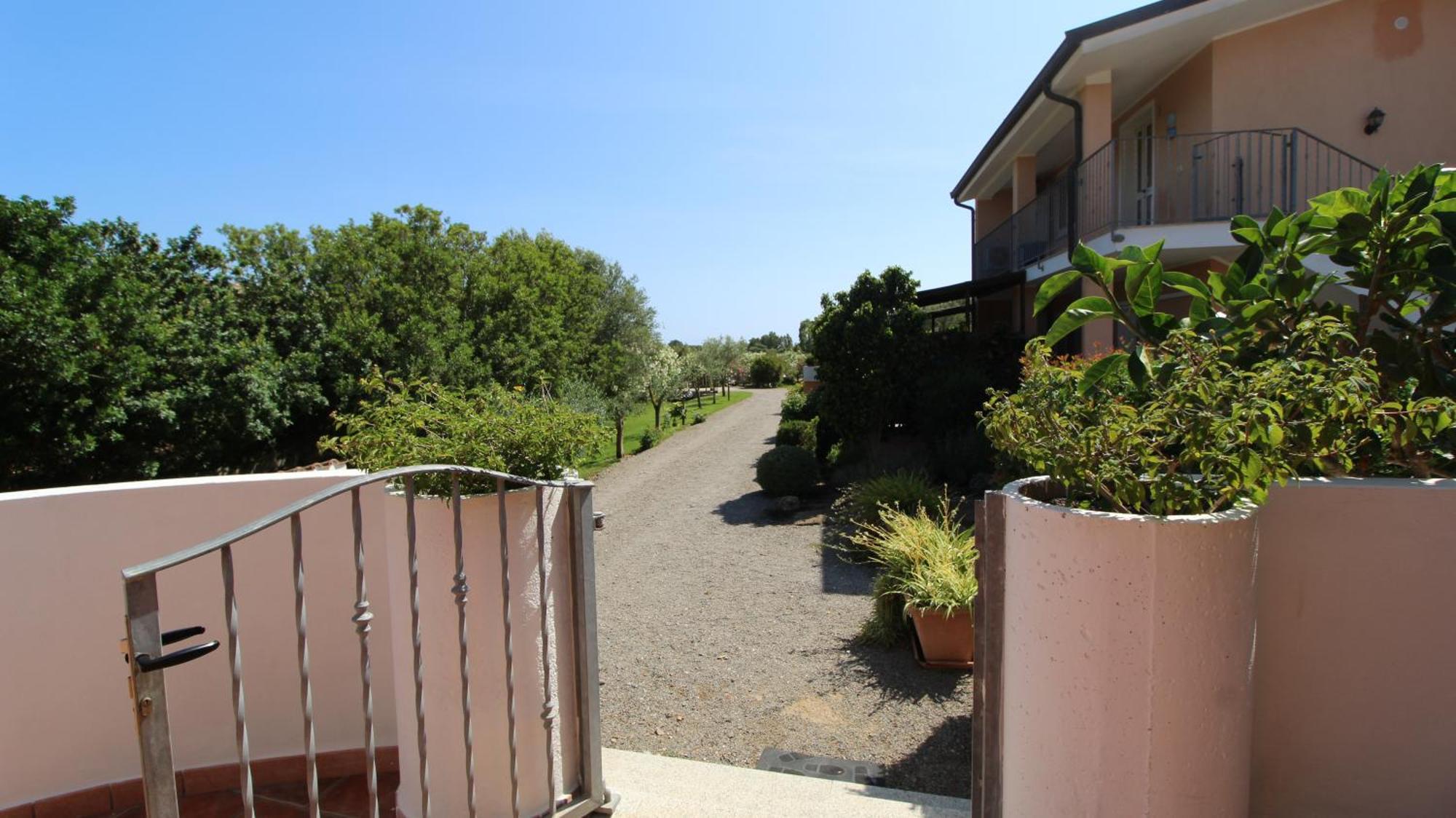 Casa Vacanze Giovanna Sant'Anna Arresi Exterior photo