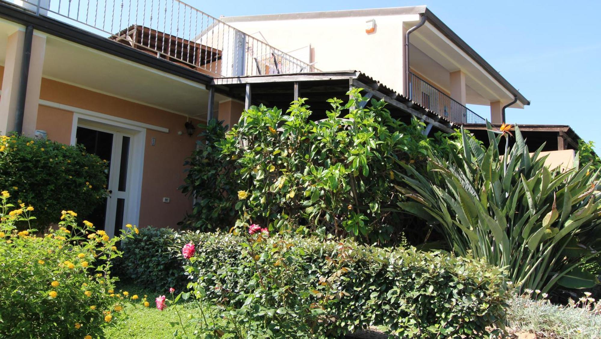 Casa Vacanze Giovanna Sant'Anna Arresi Exterior photo